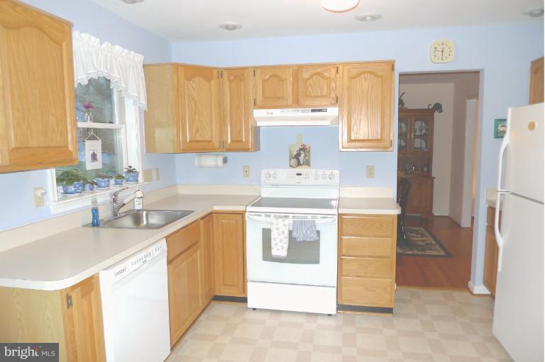 10609 Old Barn Road New Market, MD 21774 - Photo 16 of 30 Kitchen
