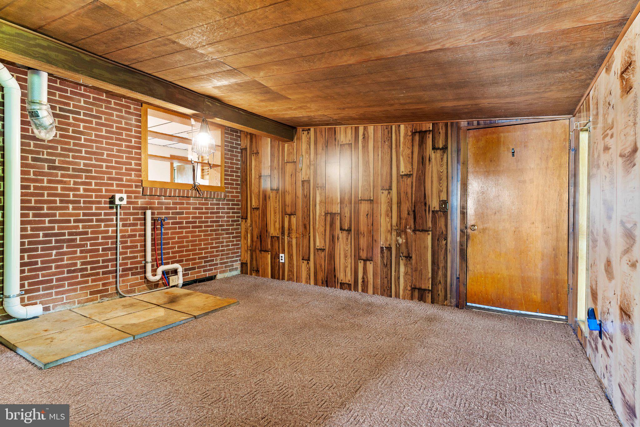 39 Coble Road St. Thomas, PA 17252 - Photo 17 of 47 Den/Laundry Room - Access to Basement & Breezeway
