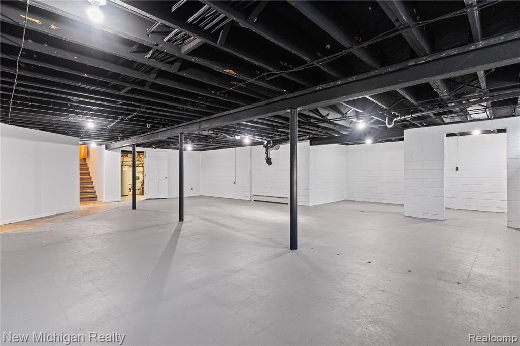 8359 Chicago Road Warren, MI 48093 - Photo 46 of 74