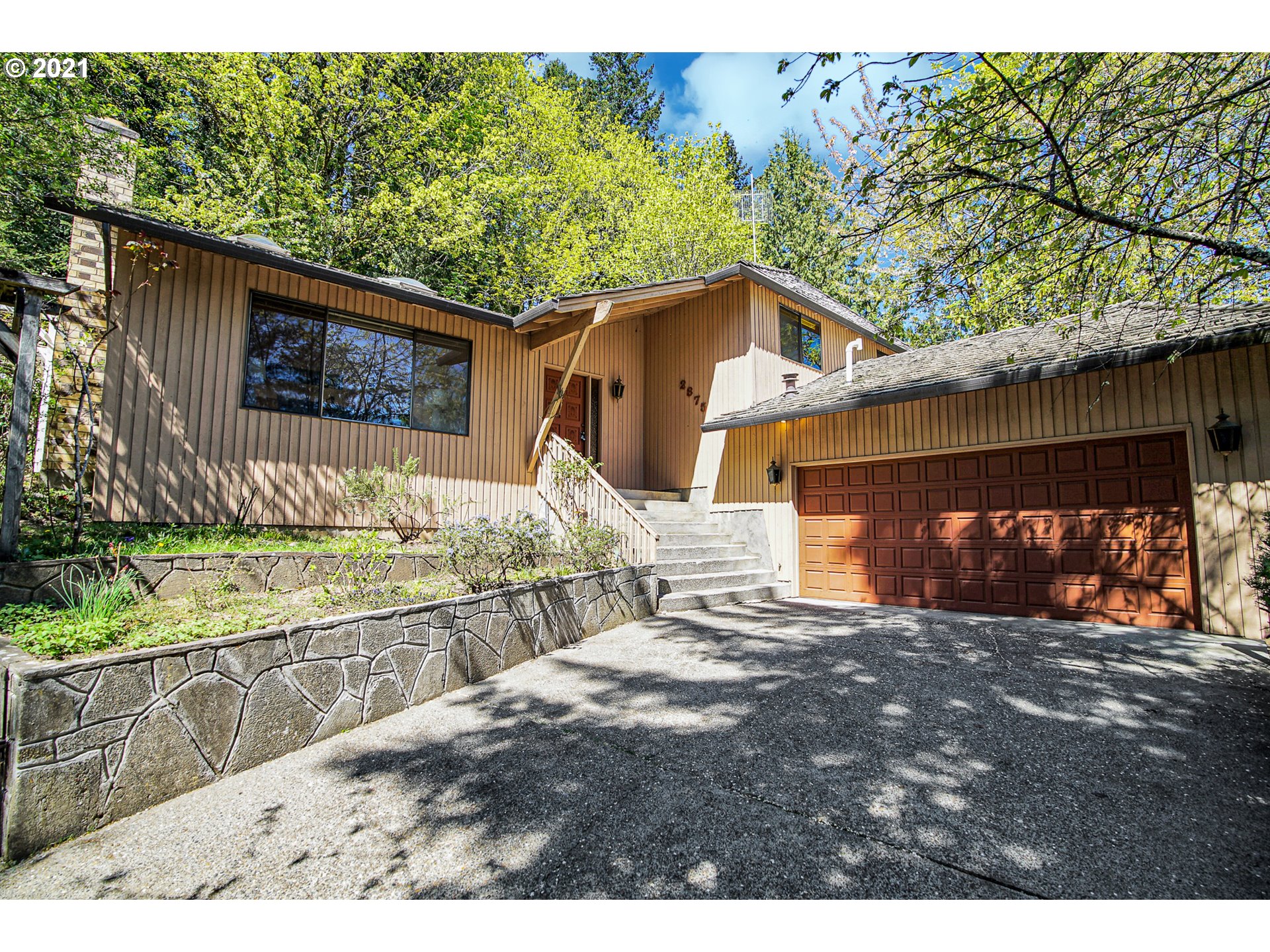 2875 Southwest Raleighview Drive Portland, OR 97225 - Photo 1 of 32 Gallery Image 1