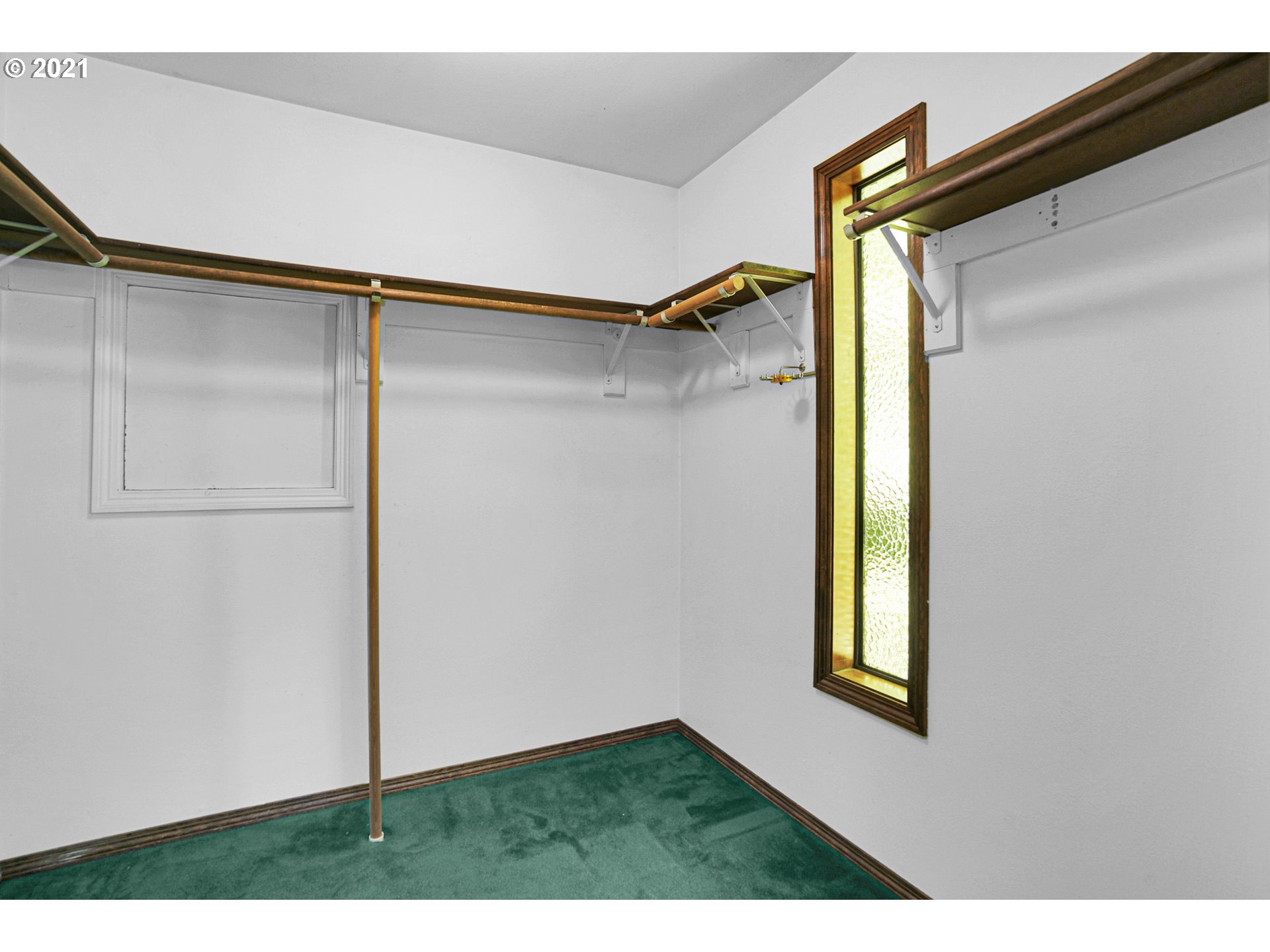2875 Southwest Raleighview Drive Portland, OR 97225 - Photo 14 of 32 Gallery Image 14