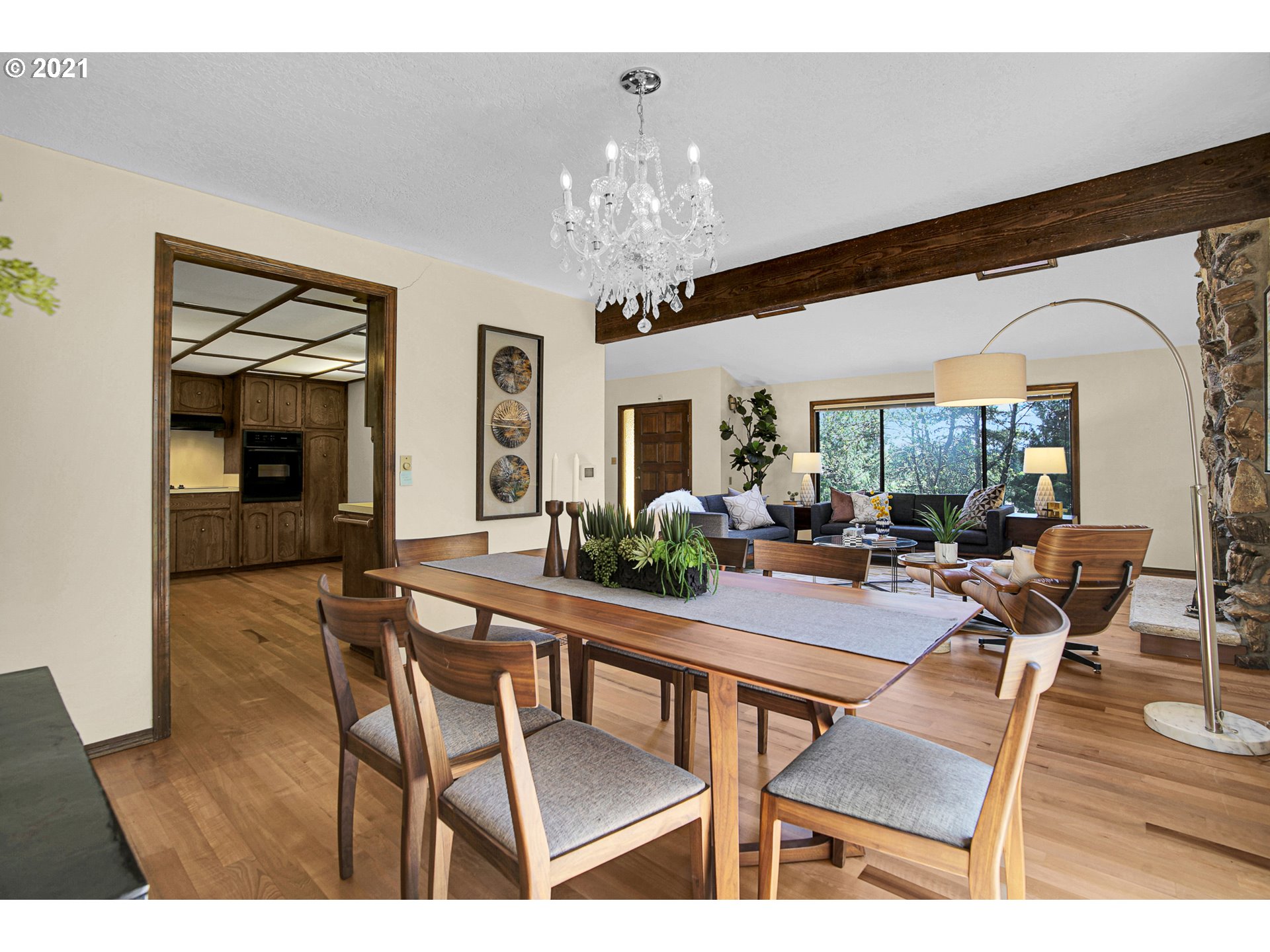 2875 Southwest Raleighview Drive Portland, OR 97225 - Photo 5 of 32 Gallery Image 5