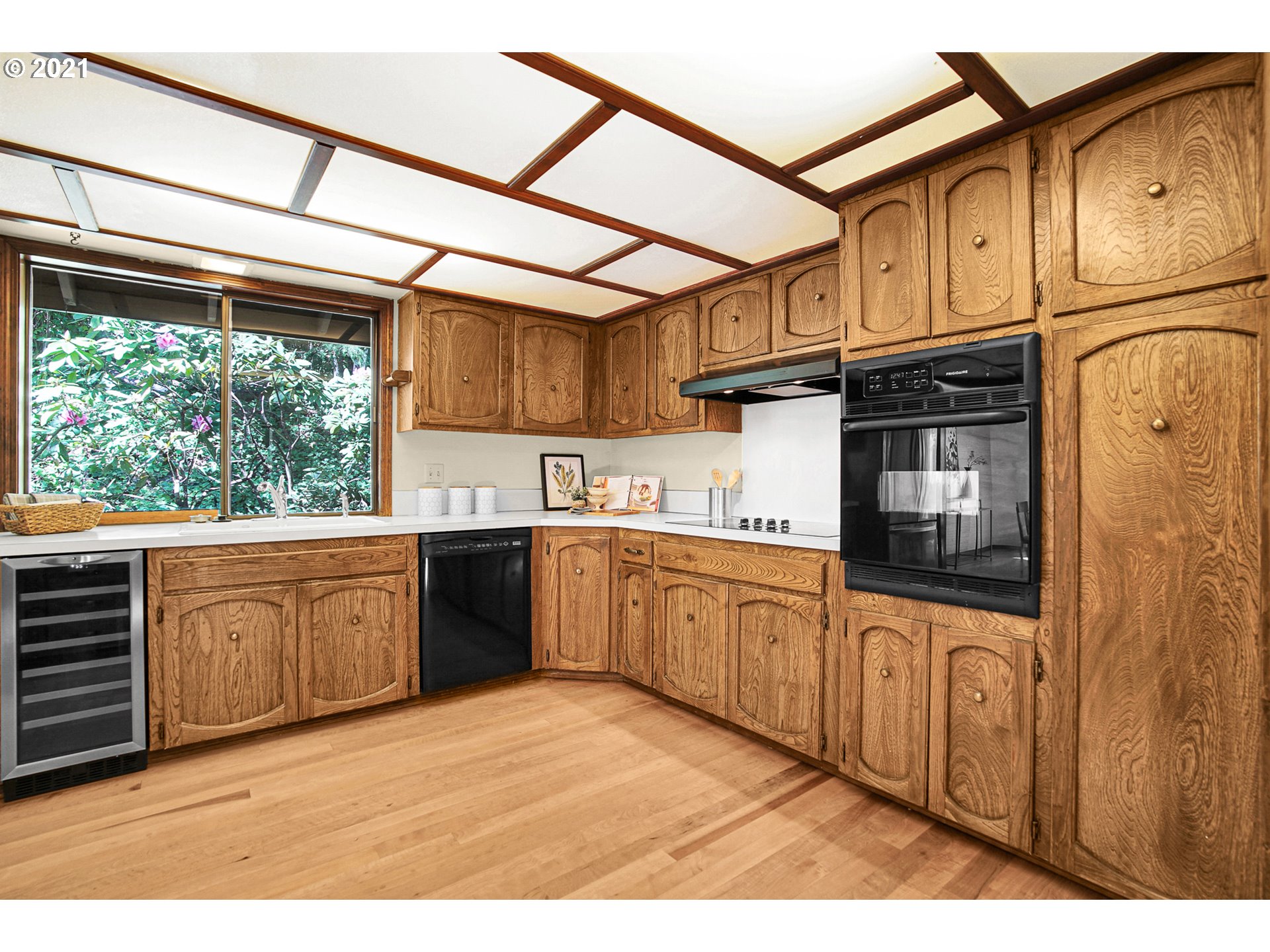 2875 Southwest Raleighview Drive Portland, OR 97225 - Photo 7 of 32 Gallery Image 7