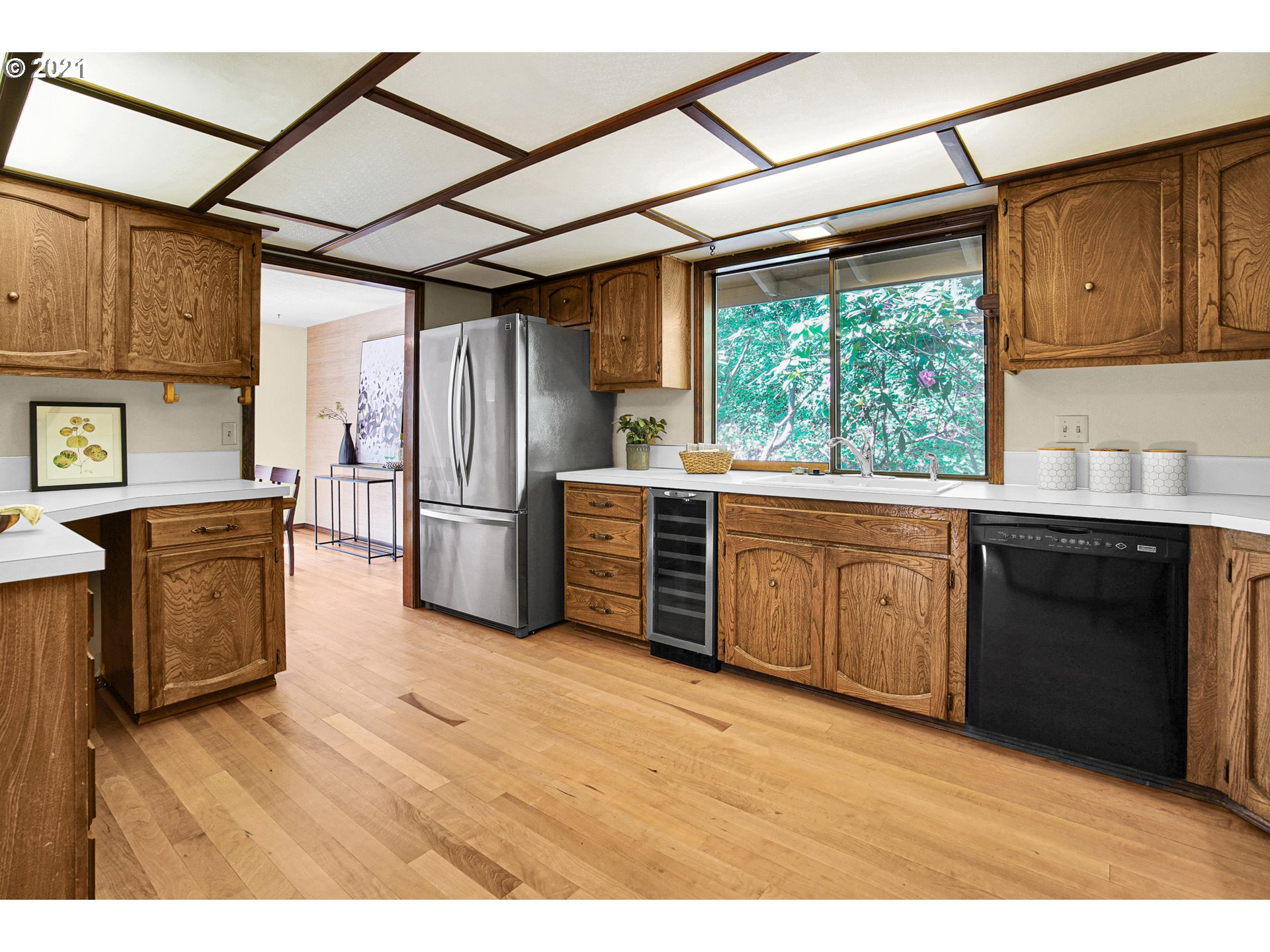 2875 Southwest Raleighview Drive Portland, OR 97225 - Photo 8 of 32 Gallery Image 8