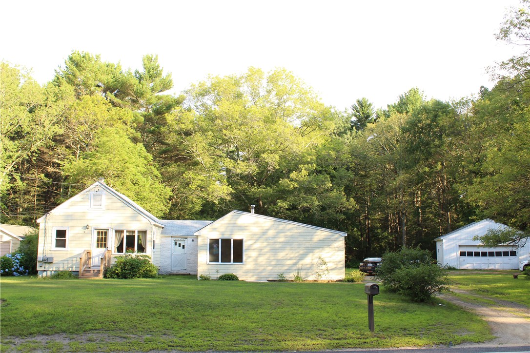 261 Harkney Hill Road Coventry, RI 02816 - Photo 10 of 19 Front