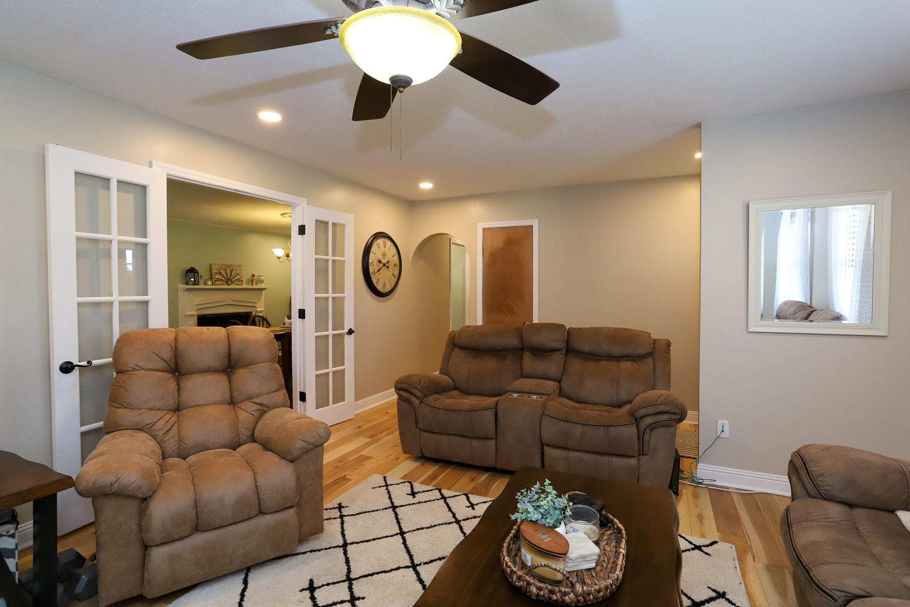 205 Stag Road Springfield, GA 31329 - Photo 12 of 57 living room4
