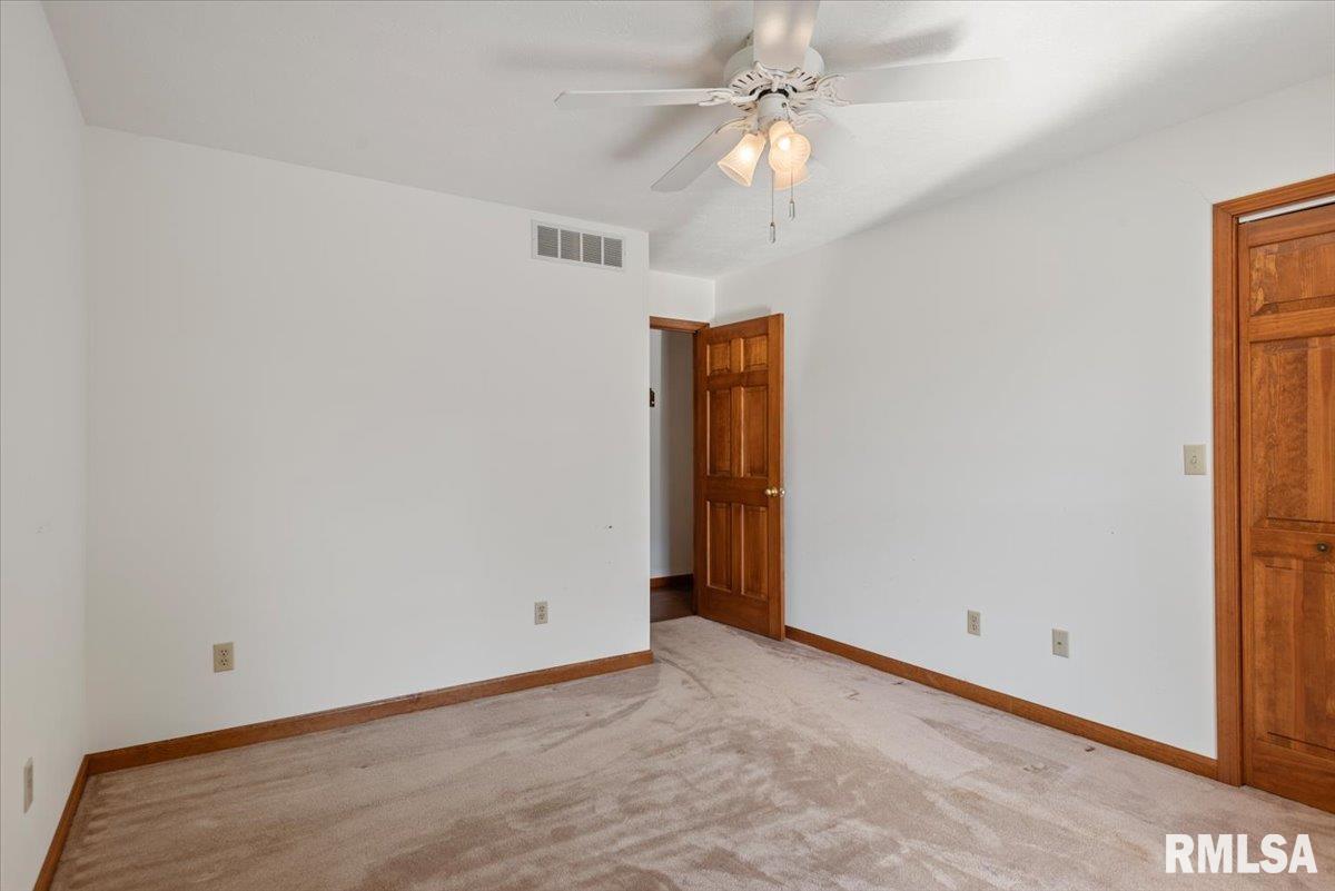 1997 New Lake Road Jacksonville, IL 62650 - Photo 22 of 39