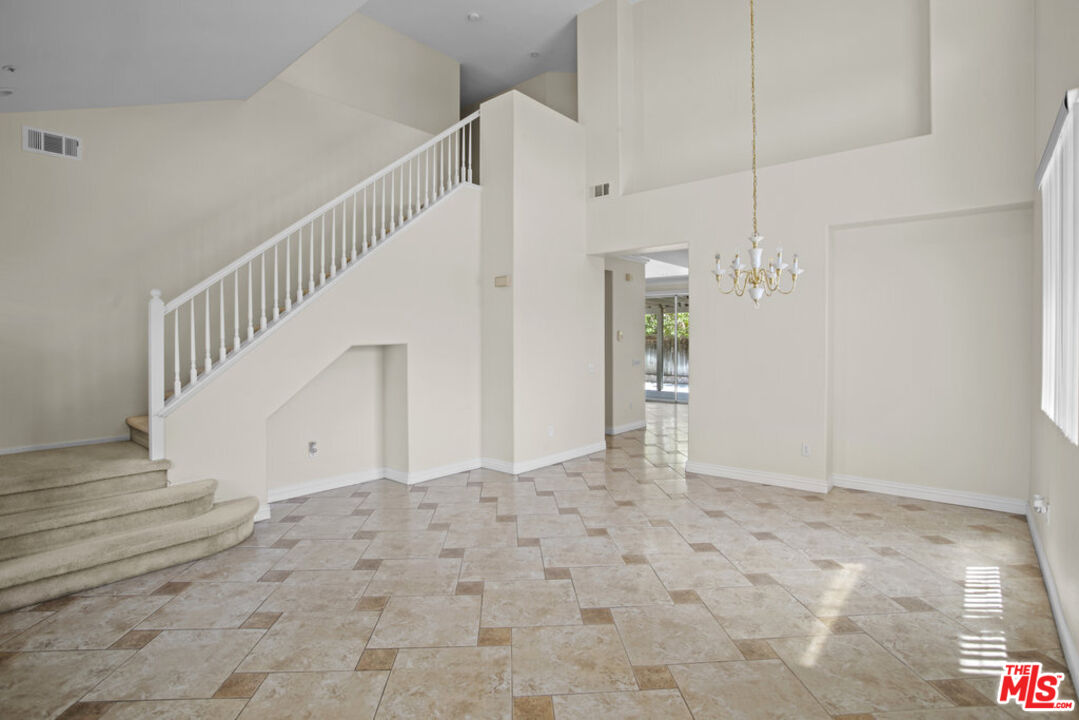 5972 Kendrick Drive Riverside, CA 92507 - Photo 10 of 50 Gallery Image 10