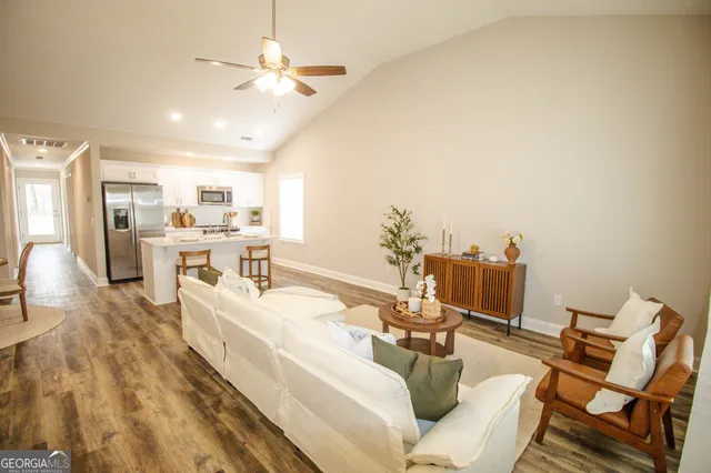 $1,700 | 211 Big Branch Drive, Unit B, Ellabell, GA 31308