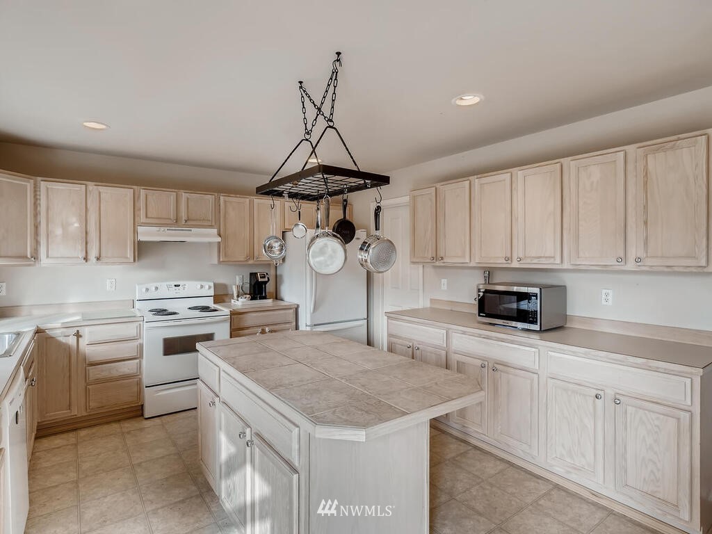 18804 1st Place West Bothell, WA 98012 - Photo 8 of 28 Gallery Image 8