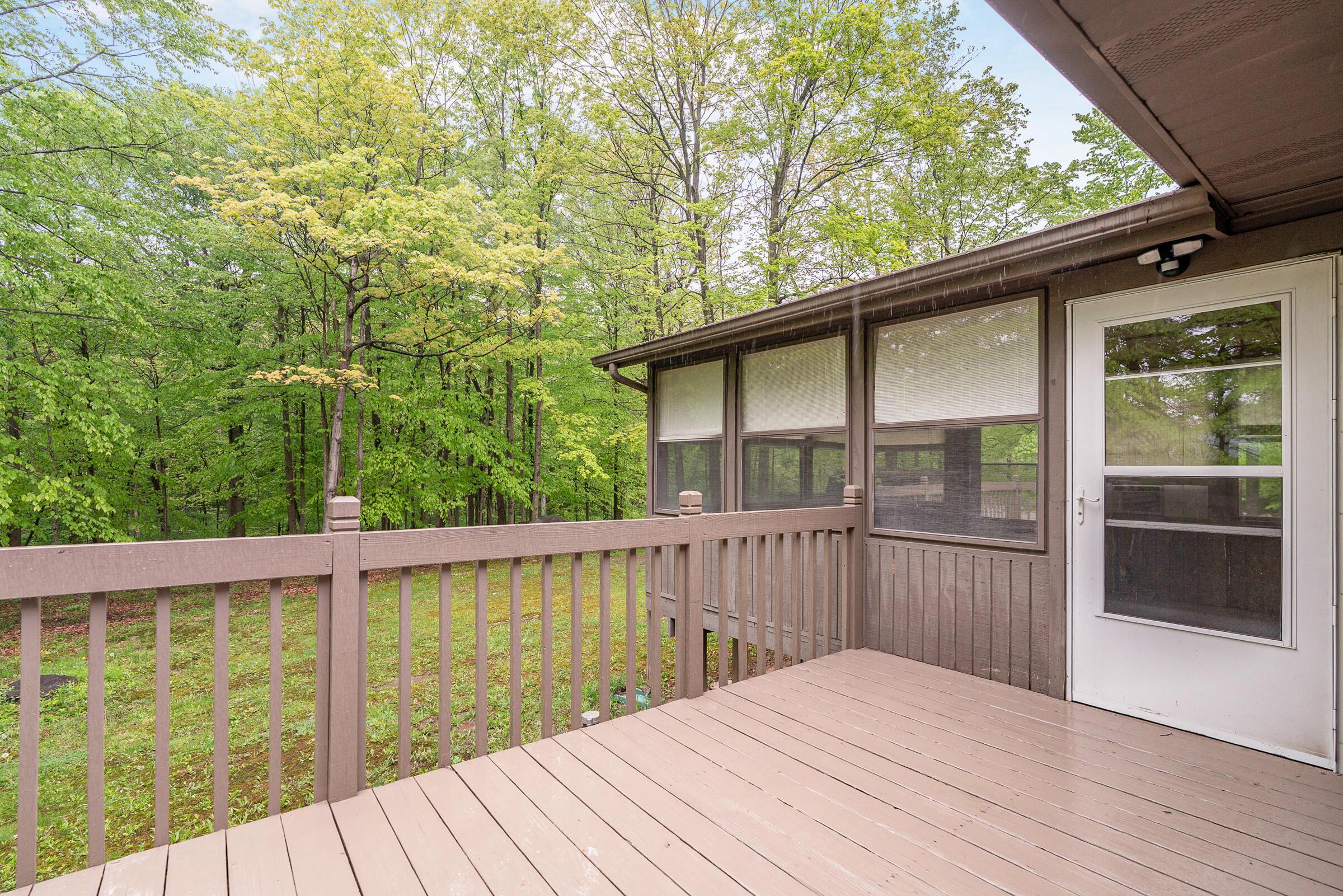 12643 Heimberger Road Northwest Baltimore, OH 43105 - Photo 32 of 49 Deck