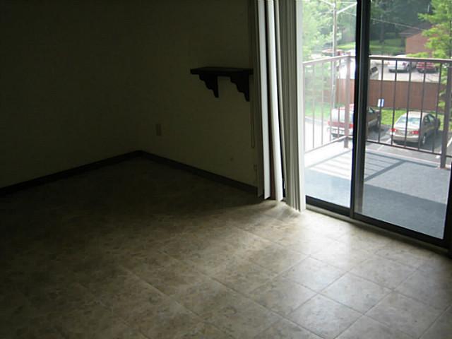 4141 Karl Road, Unit 305 Columbus, OH 43224 - Photo 6 of 8 Gallery Image 6