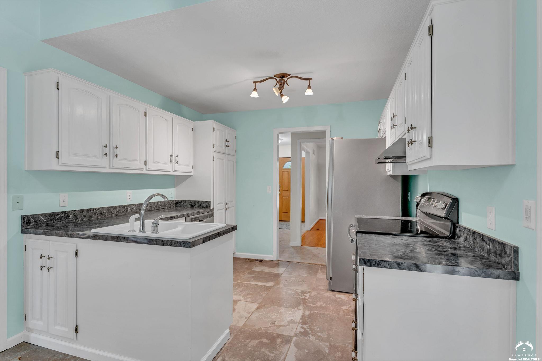 681 North 1495th Road Lawrence, KS 66049 - Photo 16 of 65 Gallery Image 16