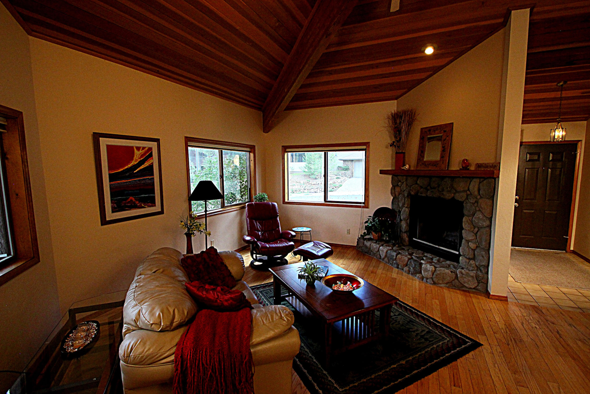 4600 South Lance Road Flagstaff, AZ 86005 - Photo 2 of 18 LANCE LIVING ROOM