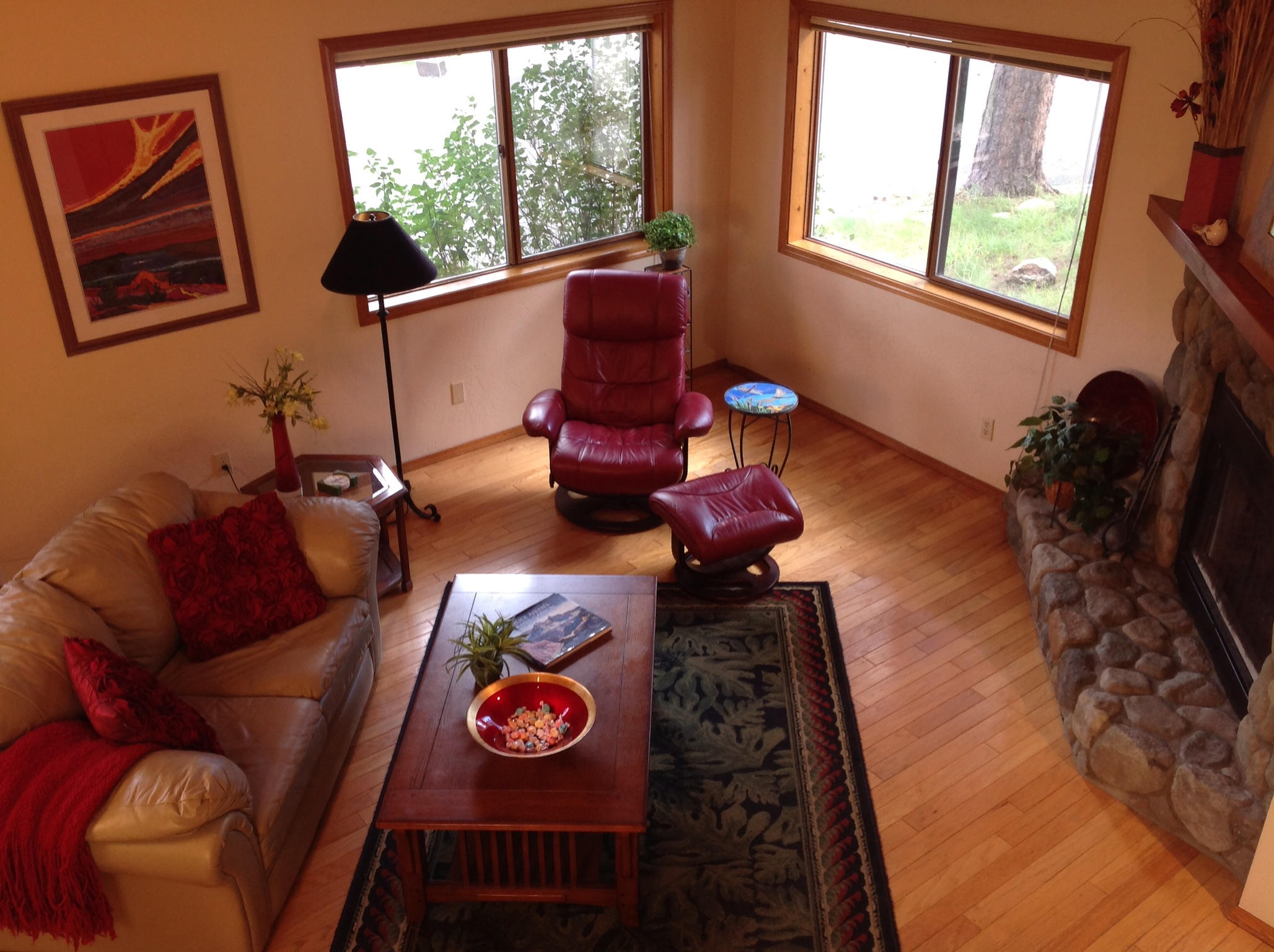 4600 South Lance Road Flagstaff, AZ 86005 - Photo 3 of 18 FRONT ROOM FROM STAIRS