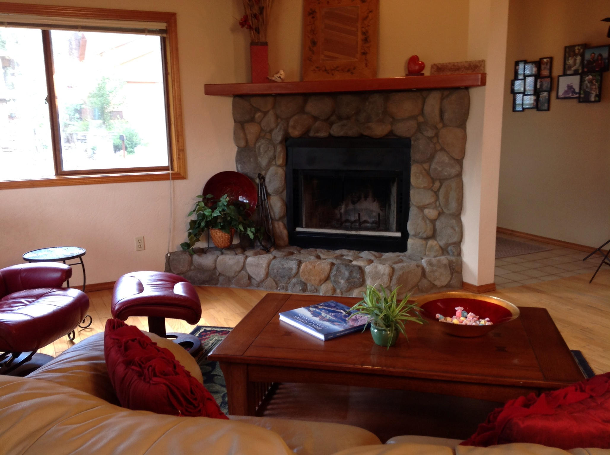 4600 South Lance Road Flagstaff, AZ 86005 - Photo 4 of 18 LIVING ROOM FIREPLACE