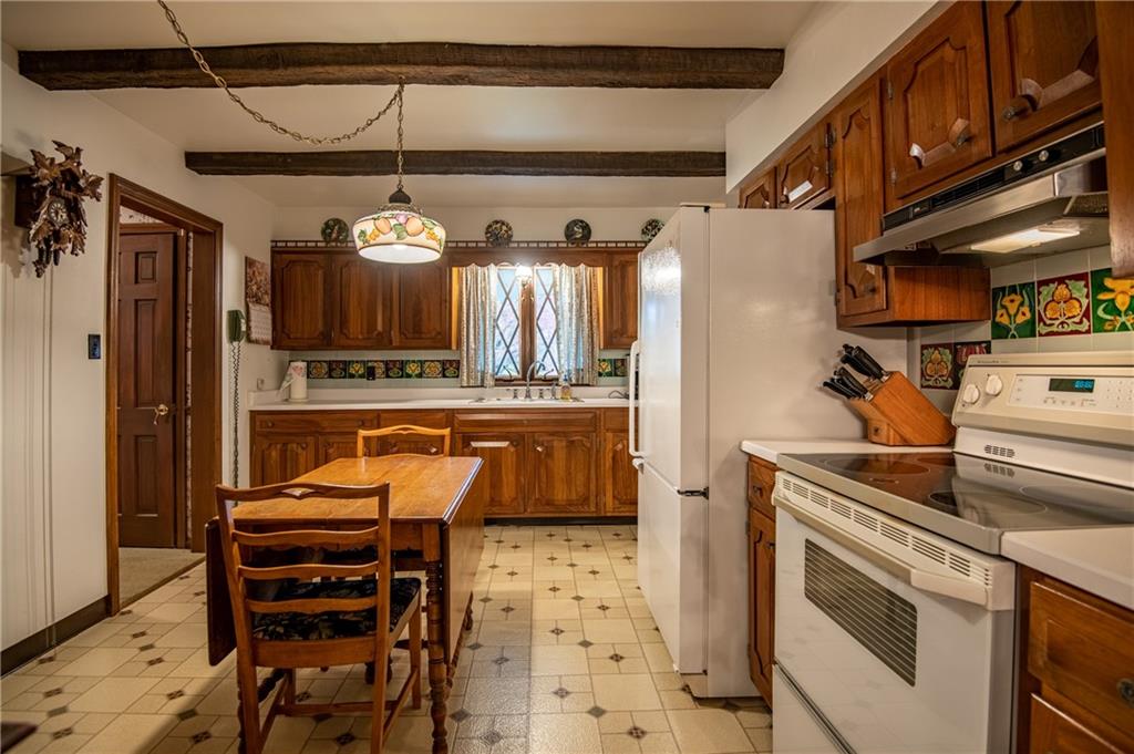 864 Vernon Road Greenville, PA 16125 - Photo 4 of 25