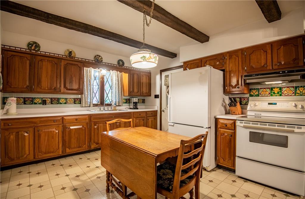 864 Vernon Road Greenville, PA 16125 - Photo 6 of 25