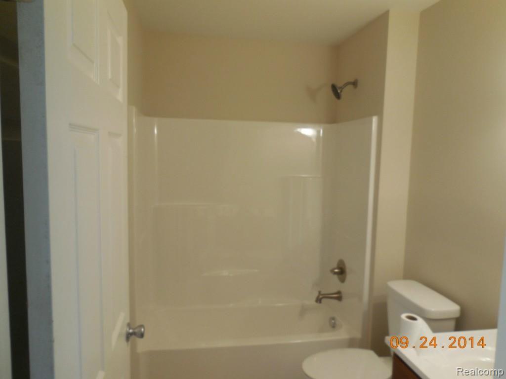 3830 Fisher Road Howell, MI 48855 - Photo 18 of 27 DSCN2203.jpg