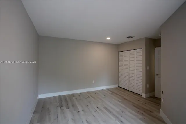 a sign that is sitting on the side of a road