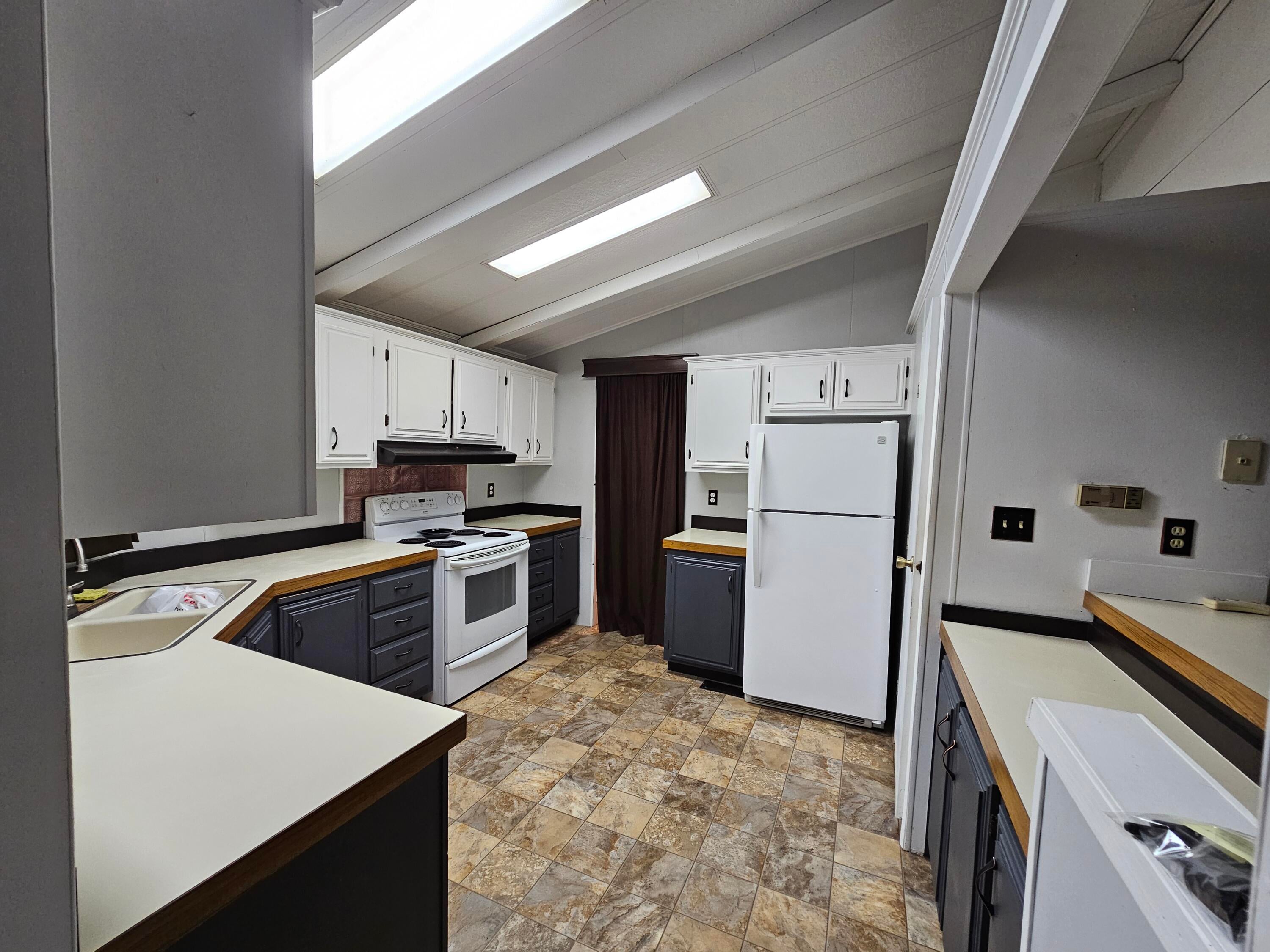 831 Crow Road Merlin, OR 97532 - Photo 7 of 29 Kitchen 2