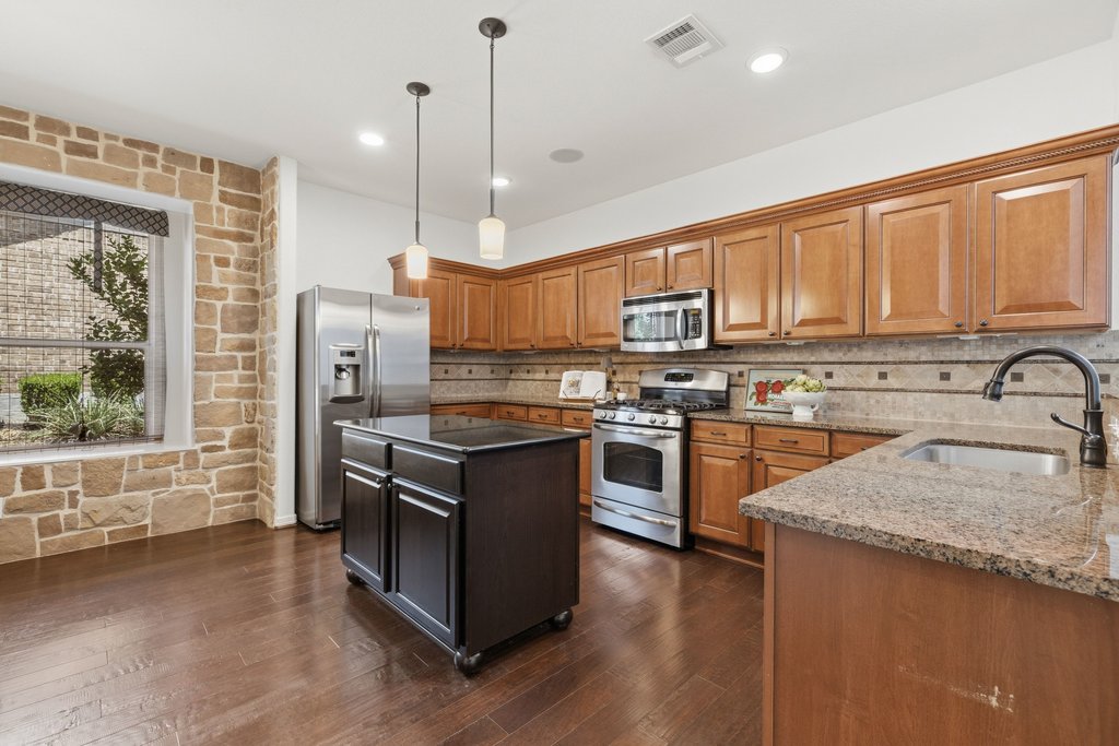 245 Razzmatazz Trail Buda, TX 78610 - Photo 11 of 40 Gallery Image 11