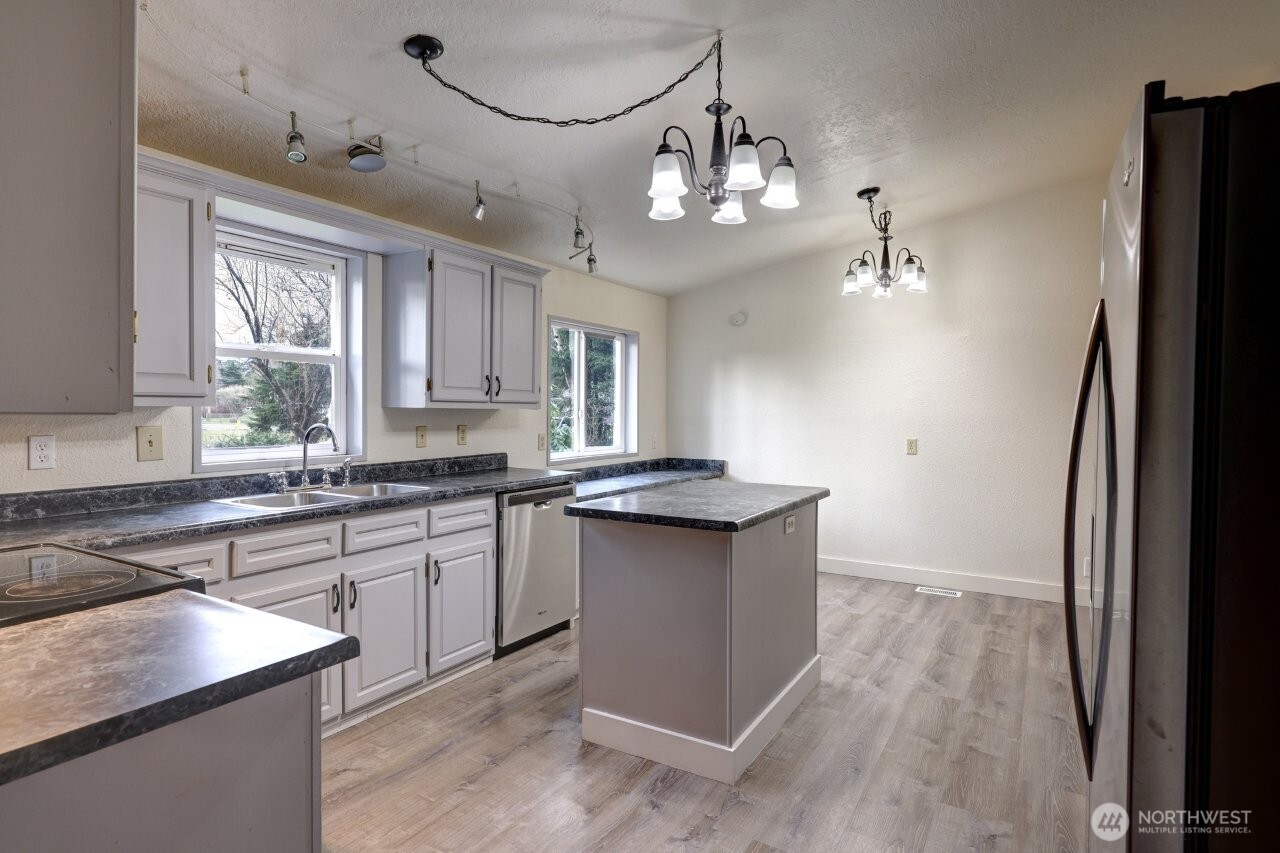 10606 Pacific Way Long Beach, WA 98631 - Photo 13 of 40