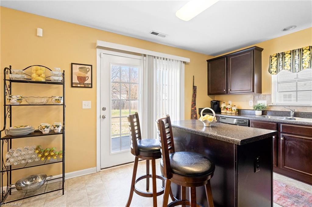 508 Carter Ridge Drive Reidsville, NC 27320 - Photo 11 of 39 Glass Doors lead to large Patio!