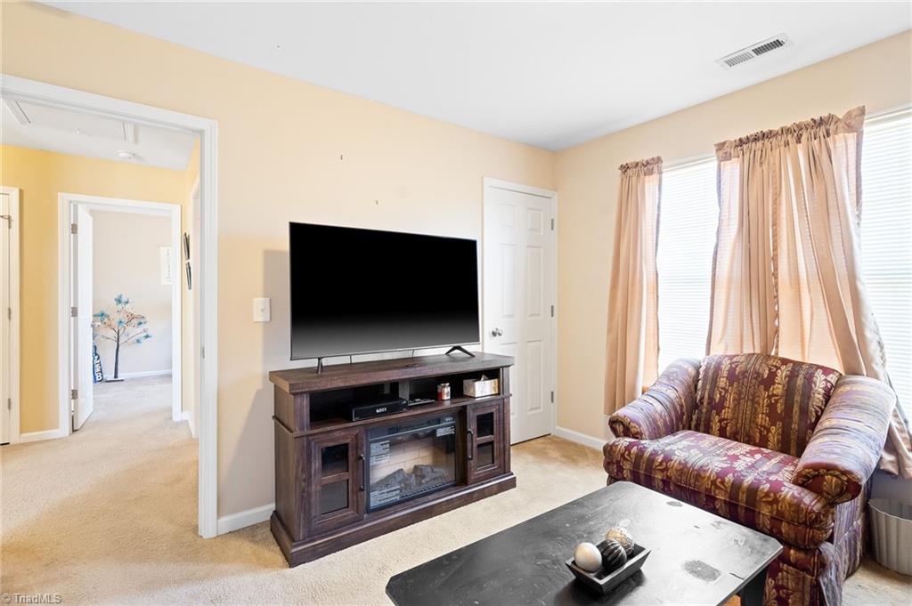 508 Carter Ridge Drive Reidsville, NC 27320 - Photo 19 of 39 3rd Bedroom being used as a Den/Sitting Room
