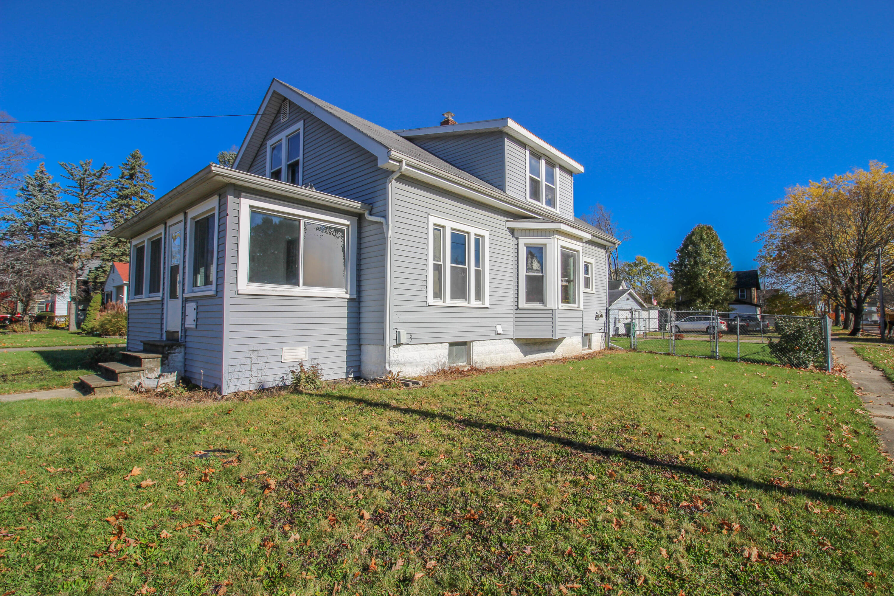 201 North Grant Avenue Three Rivers, MI 49093 - Photo 1 of 24 Grant-9459