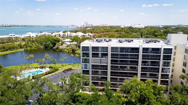 $365,000 | 220 Belleview Boulevard, Unit 601, Belleair, FL 33756