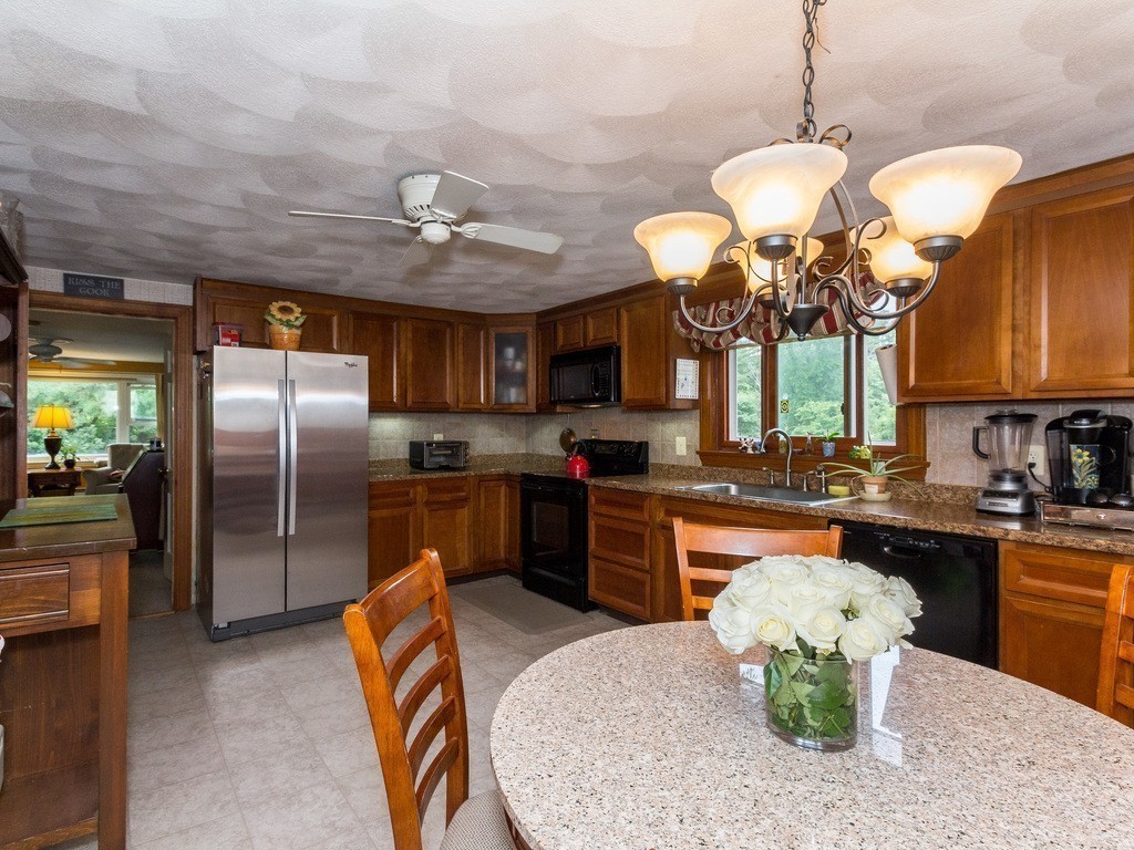 48 Kelsey Road Boxford, MA 01921 - Photo 8 of 30 Gallery Image 8