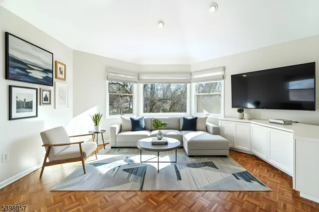 $1,145,000 | 2 Casper Court, Florham Park, NJ 07932