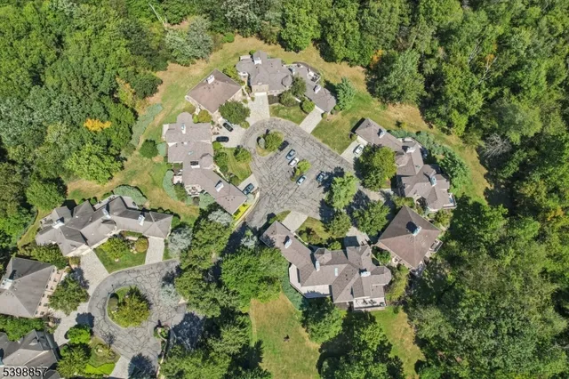 $1,145,000 | 2 Casper Court, Florham Park, NJ 07932