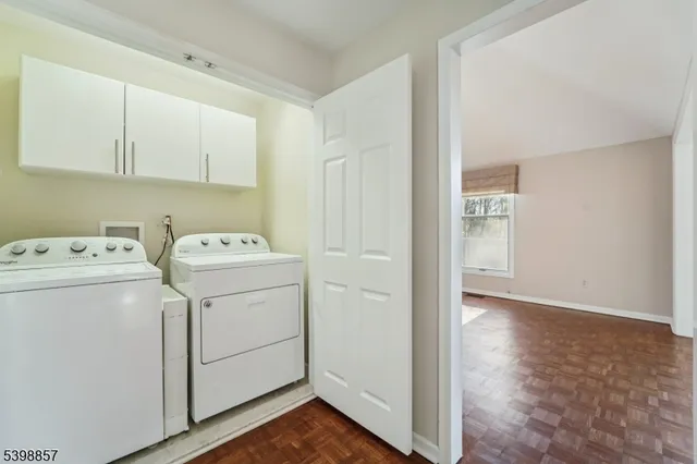 $1,145,000 | 2 Casper Court, Florham Park, NJ 07932