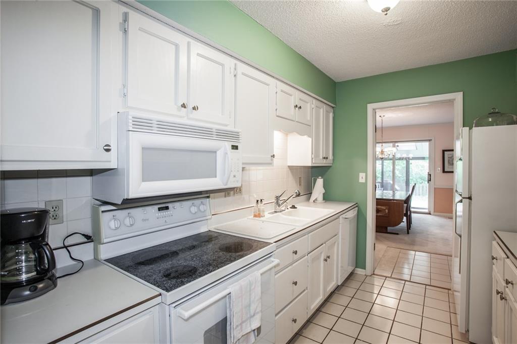 12587 Charing Cross Road Carmel, IN 46033 - Photo 11 of 27 Gallery Image 11