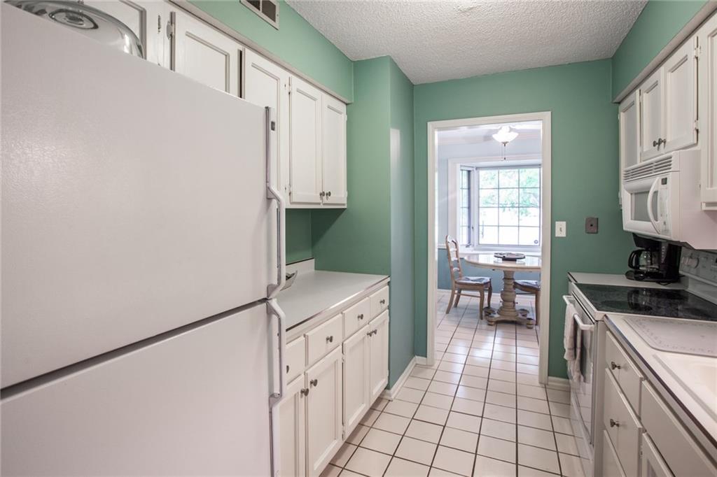 12587 Charing Cross Road Carmel, IN 46033 - Photo 13 of 27 Gallery Image 13