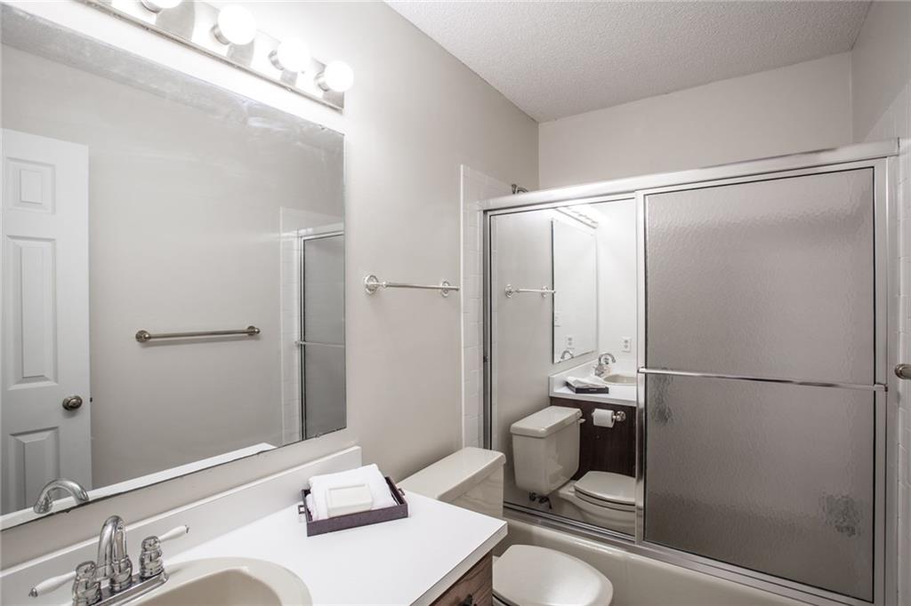 12587 Charing Cross Road Carmel, IN 46033 - Photo 18 of 27 Gallery Image 18