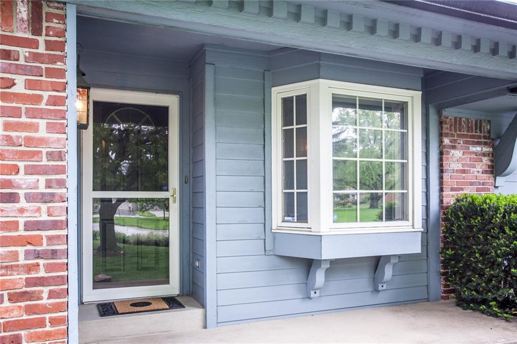 12587 Charing Cross Road Carmel, IN 46033 - Photo 3 of 27 Gallery Image 3
