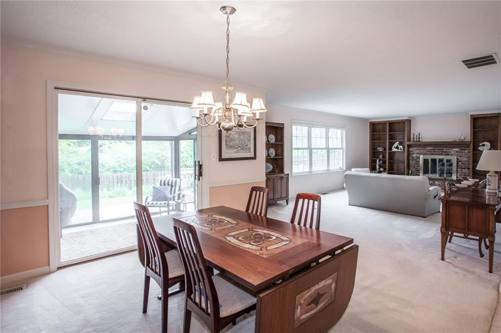 12587 Charing Cross Road Carmel, IN 46033 - Photo 5 of 27 Gallery Image 5