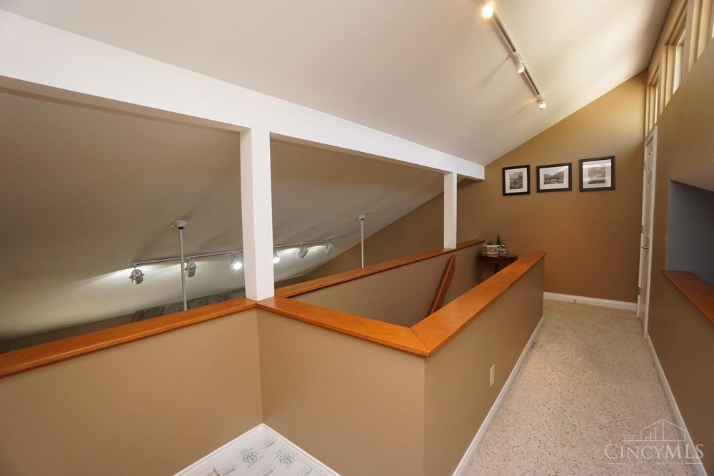 6360 Sheed Road Cincinnati, OH 45247 - Photo 26 of 42
