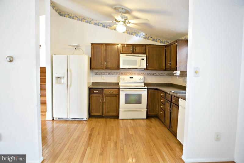 56 Yew Road Baltimore, MD 21221 - Photo 11 of 29 Kitchen