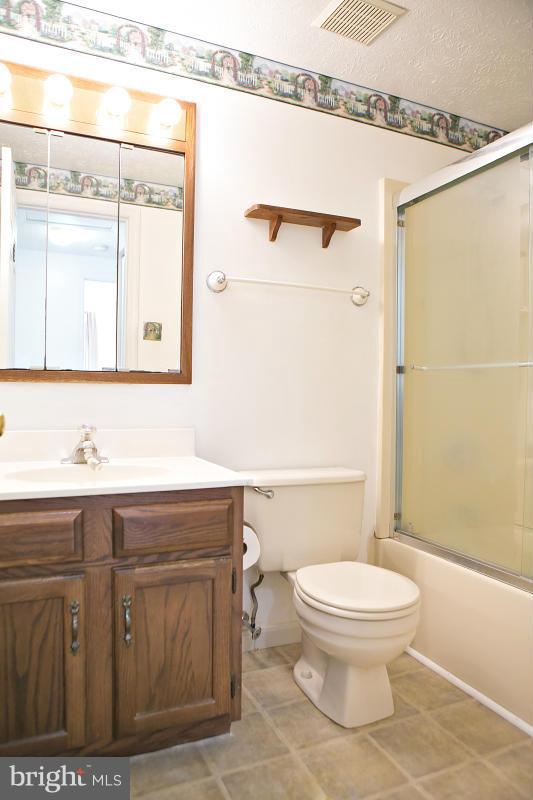 56 Yew Road Baltimore, MD 21221 - Photo 18 of 29 Bath