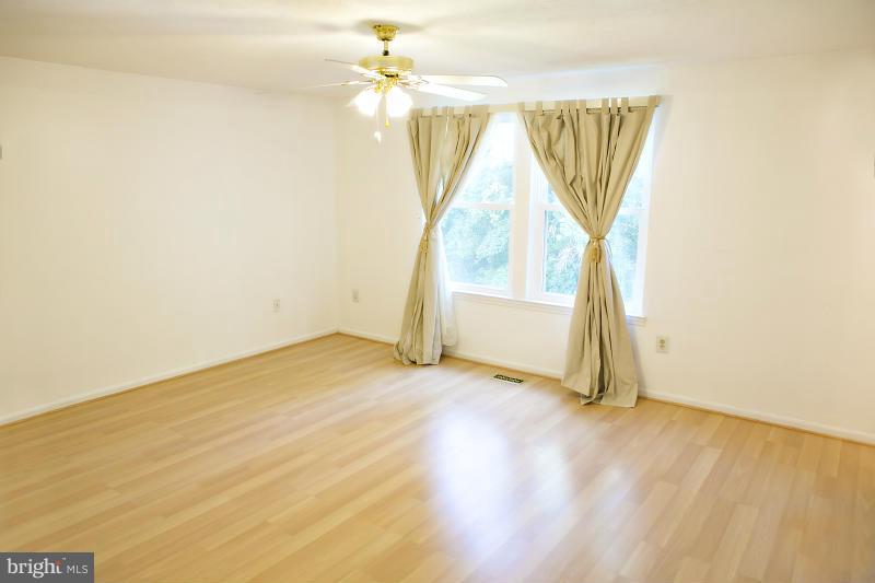 56 Yew Road Baltimore, MD 21221 - Photo 23 of 29 Bedroom (Master)