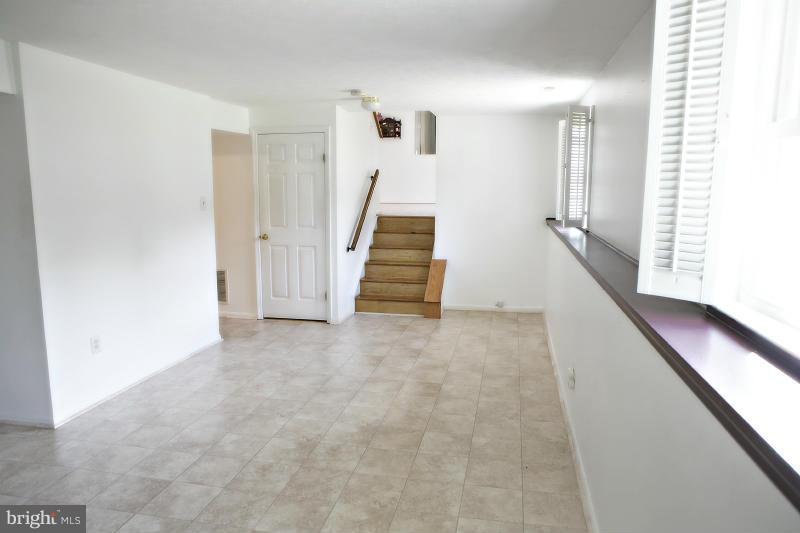 56 Yew Road Baltimore, MD 21221 - Photo 26 of 29 Family Room
