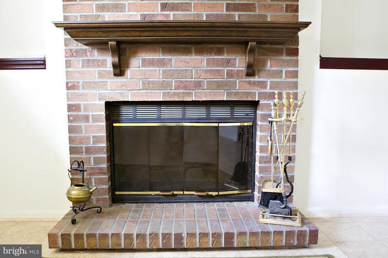 56 Yew Road Baltimore, MD 21221 - Photo 28 of 29 Family Room