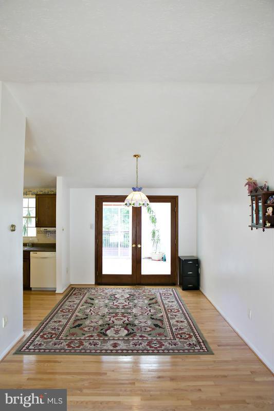 56 Yew Road Baltimore, MD 21221 - Photo 10 of 29 Dining Room