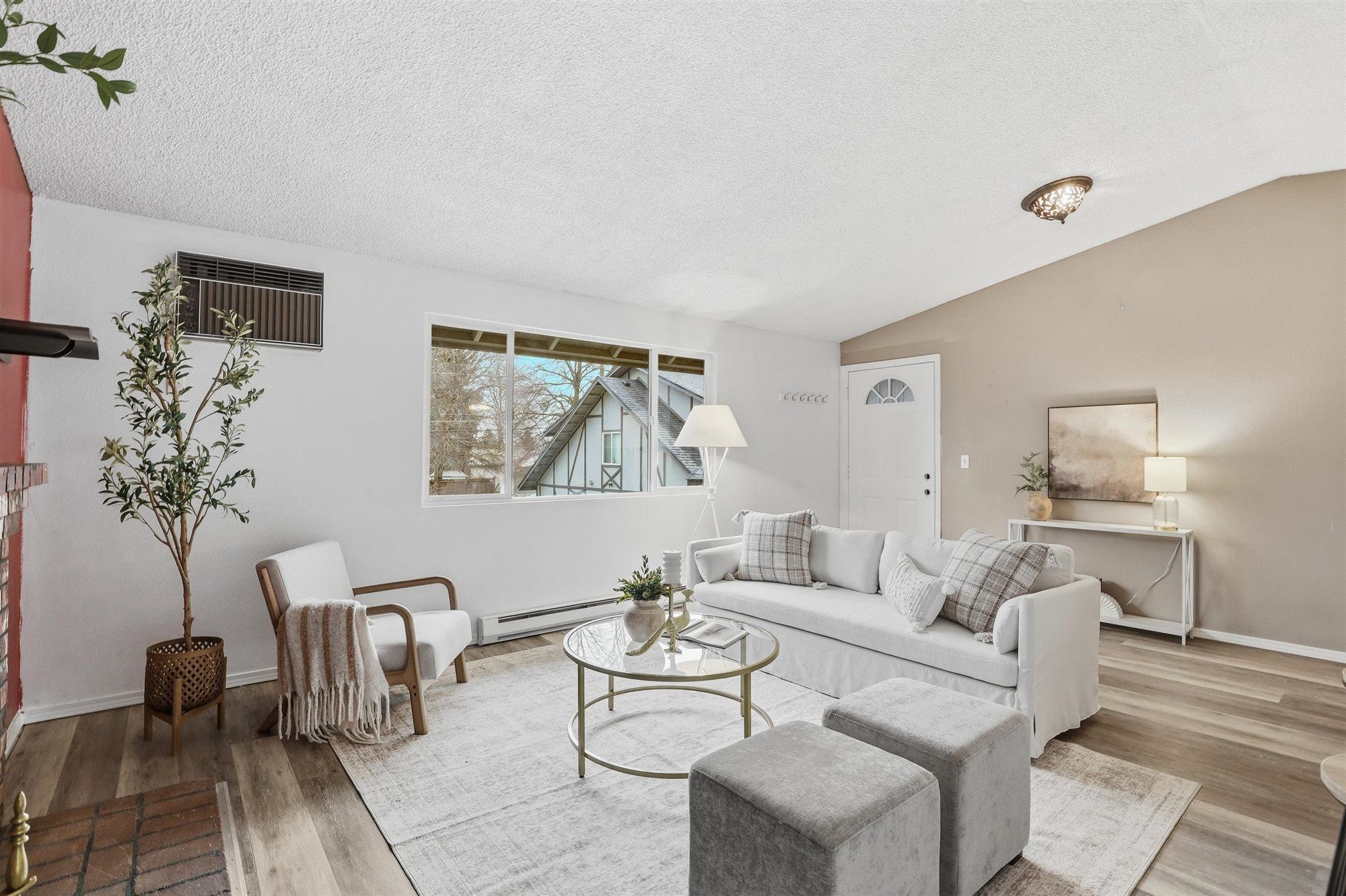 202 East Weile Avenue, Unit 4 Spokane, WA 99208 - Photo 2 of 21