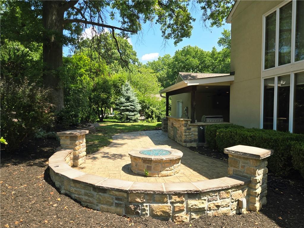 9536 Manor Road Leawood, KS 66206 - Photo 29 of 34 Gallery Image 29