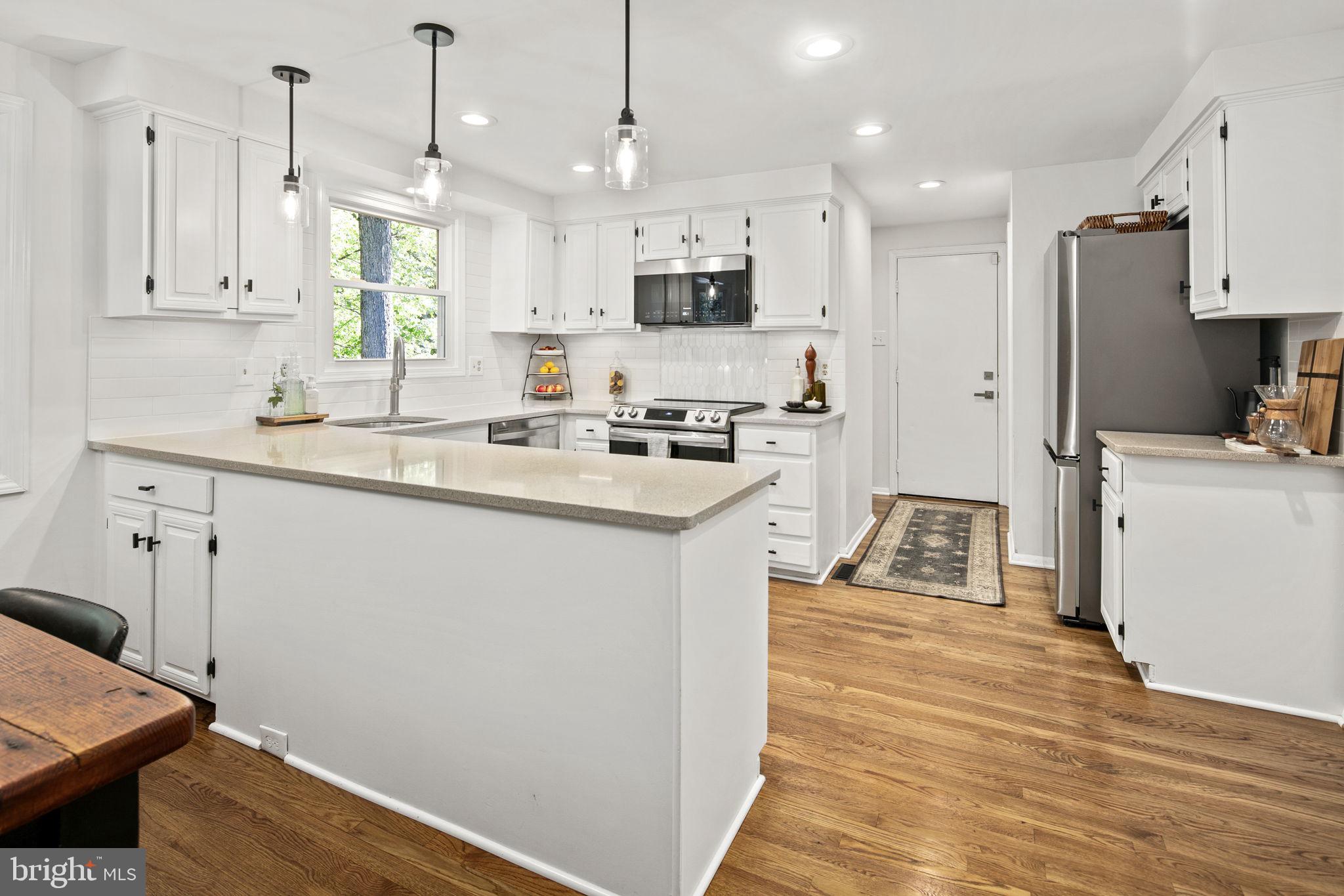 8210 Rushing Creek Drive Springfield, VA 22153 - Photo 18 of 70 kitchen w/ new appliance